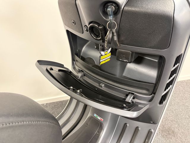 vespa - gts-300-super-sport