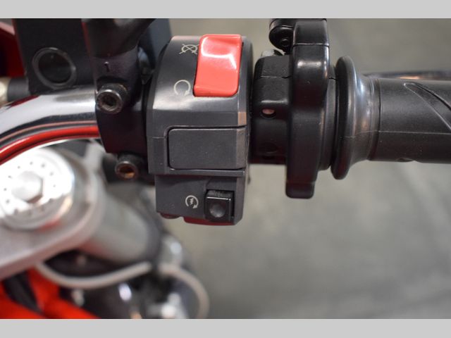 ducati - monster-696