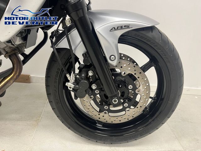 suzuki - sfv-650-gladius-abs