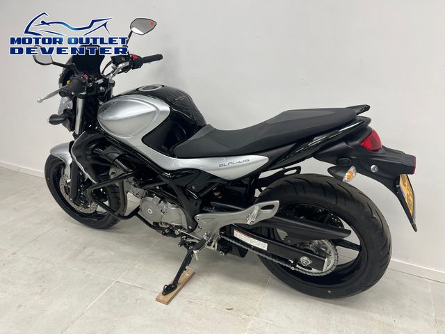 suzuki - sfv-650-gladius-abs