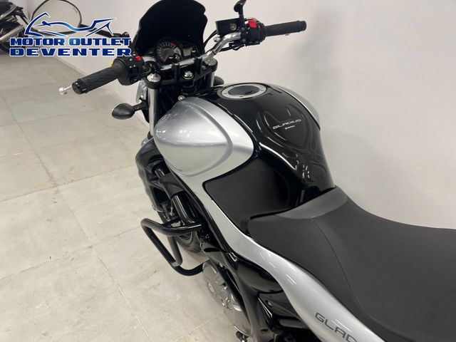 suzuki - sfv-650-gladius-abs