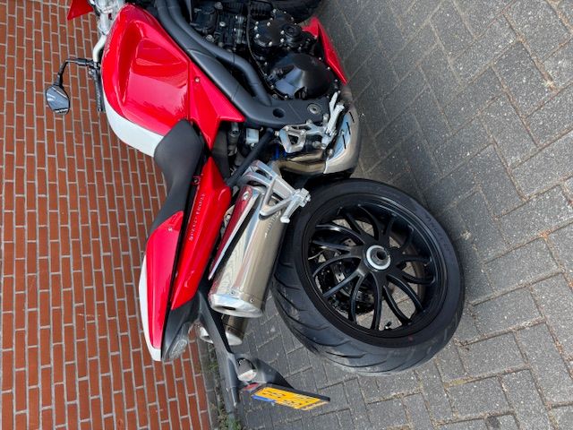 triumph - speed-triple-1050