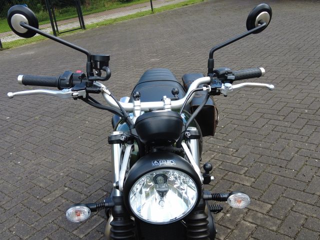 triumph - scrambler-900-chrome-edition