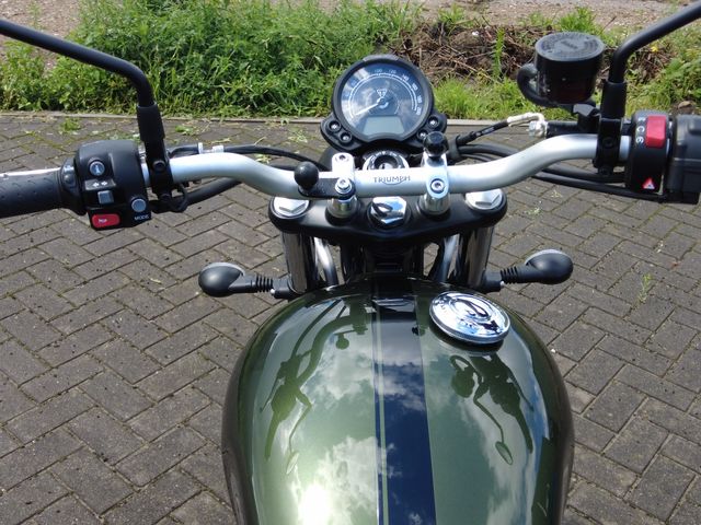 triumph - scrambler-900-chrome-edition