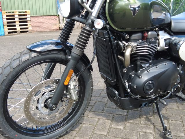 triumph - scrambler-900-chrome-edition