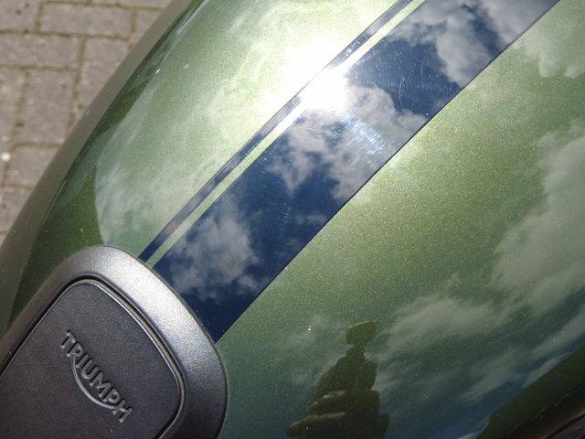 triumph - scrambler-900-chrome-edition