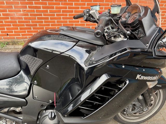 kawasaki - 1400-gtr