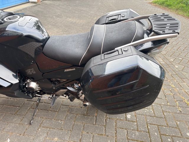 kawasaki - 1400-gtr