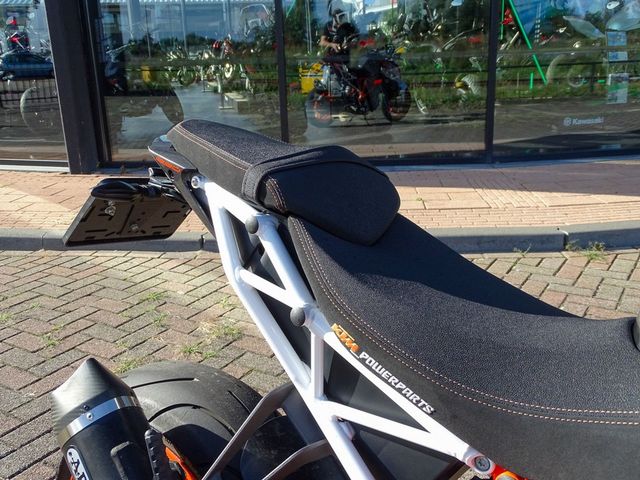 ktm - 1290-super-duke-r