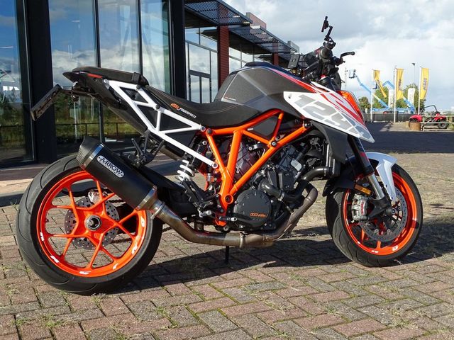 ktm - 1290-super-duke-r