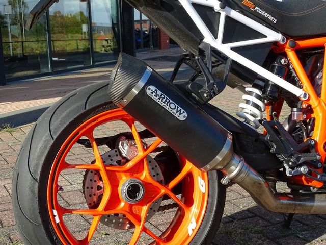 ktm - 1290-super-duke-r