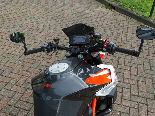 ktm - 1290-super-duke-r