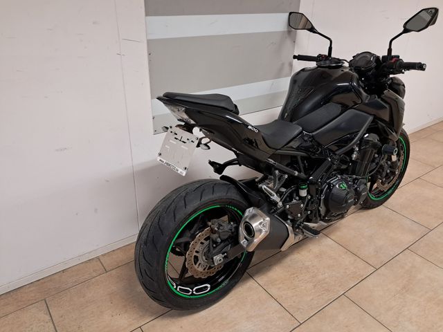 kawasaki - z900
