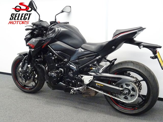 kawasaki - z900