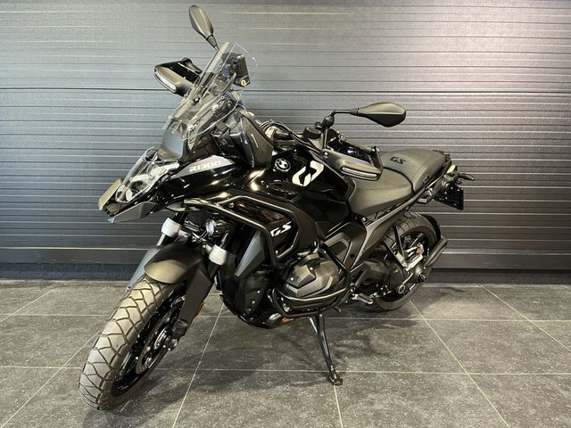 bmw - r-1300-gs-triple-black