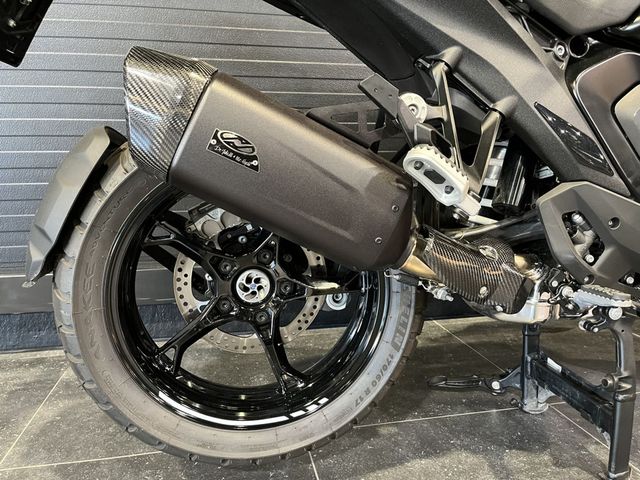 bmw - r-1300-gs-triple-black