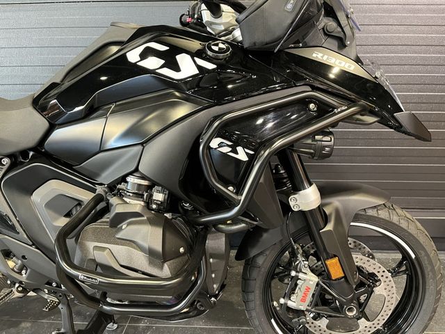 bmw - r-1300-gs-triple-black