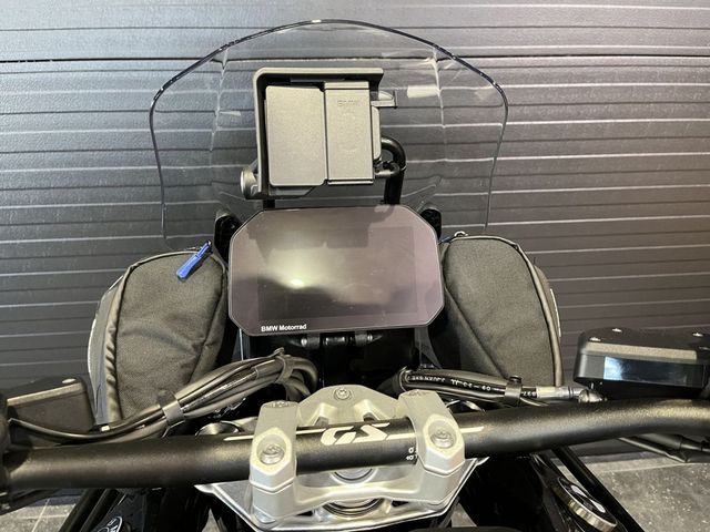 bmw - r-1300-gs-triple-black