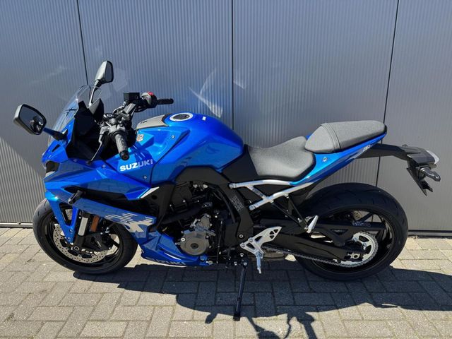 suzuki - gsx-8r