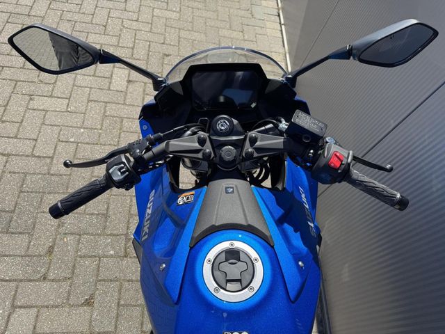 suzuki - gsx-8r
