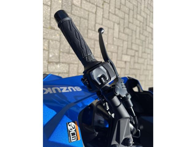 suzuki - gsx-8r