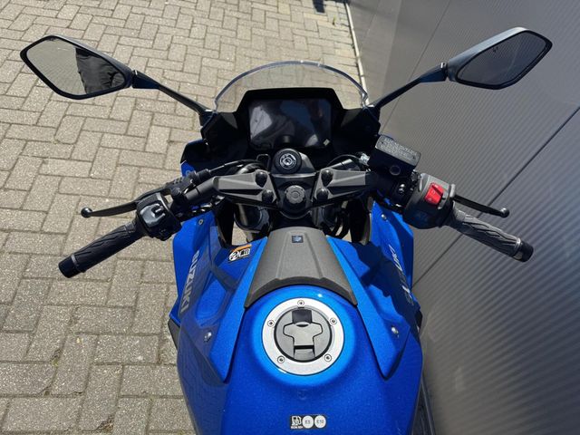 suzuki - gsx-8r