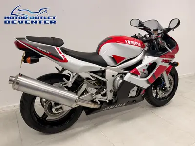 YAMAHA YZF R6 – foto 4