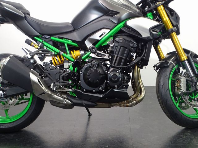 kawasaki - z900