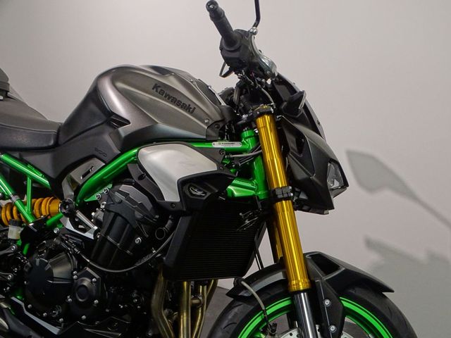 kawasaki - z900