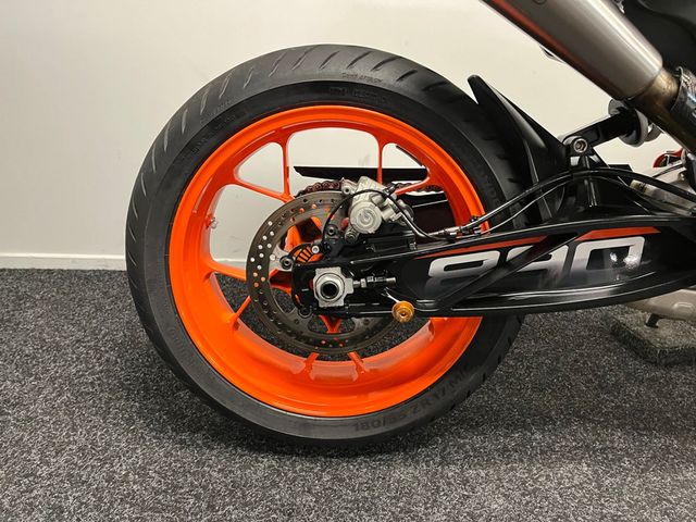 ktm - 890-duke-r