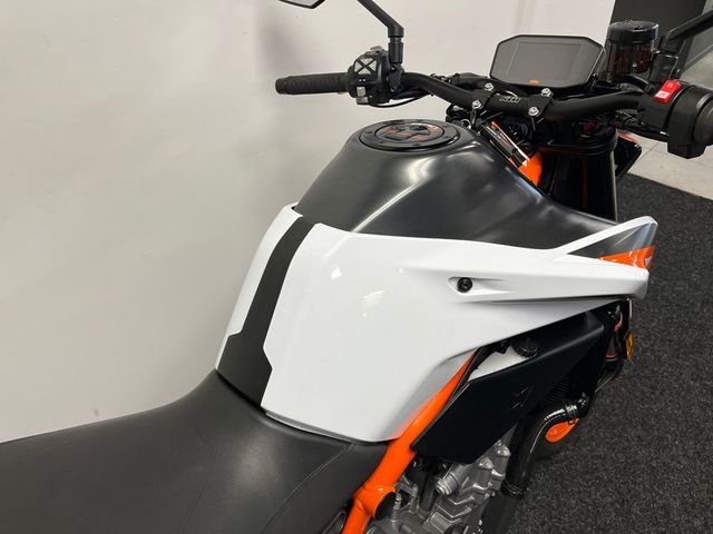 ktm - 890-duke-r
