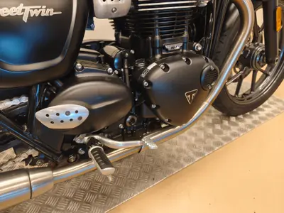 TRIUMPH STREET TWIN – foto 4