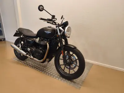 TRIUMPH STREET TWIN – foto 2