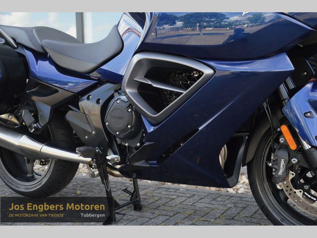 triumph - trophy-1200