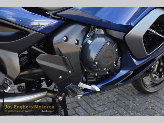 triumph - trophy-1200