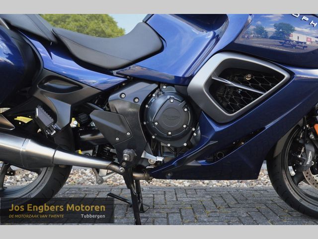 triumph - trophy-1200