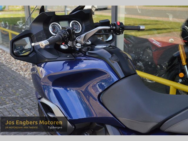 triumph - trophy-1200
