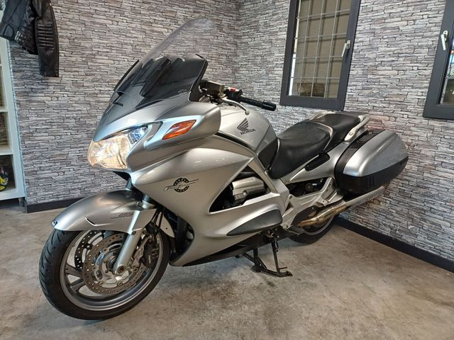 honda - st-1300-pan-european