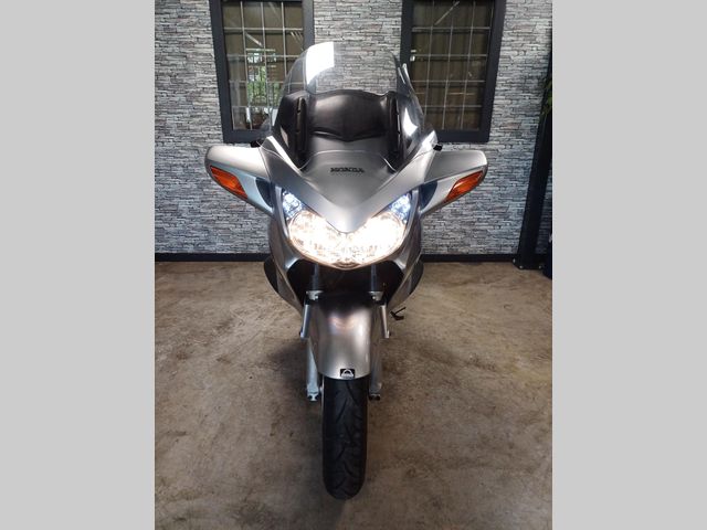 honda - st-1300-pan-european