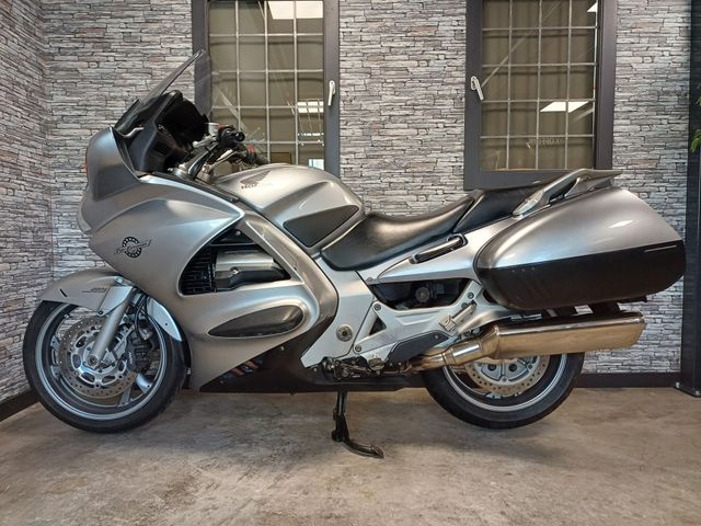 honda - st-1300-pan-european