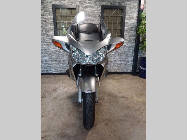 honda - st-1300-pan-european