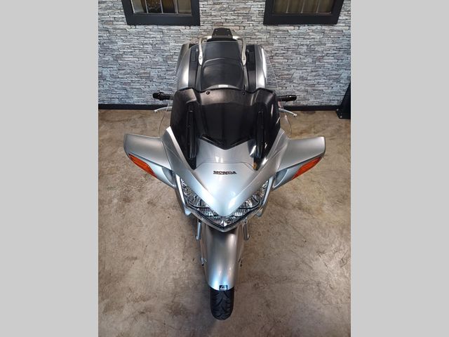honda - st-1300-pan-european