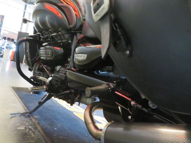 triumph - rocket-iii-roadster