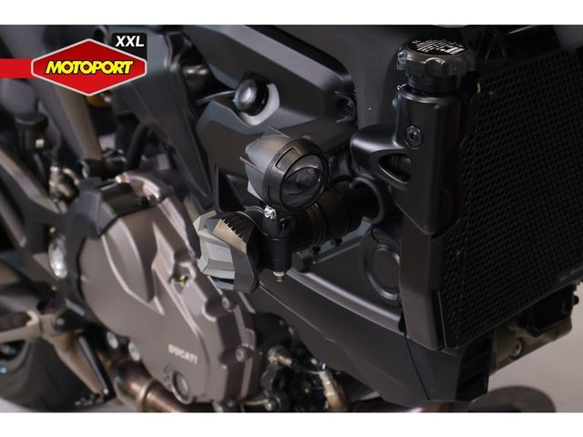 ducati - monster--