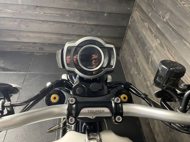 triumph - scrambler-1200-xe