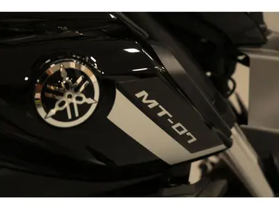 YAMAHA MT 07 PURE – foto 4