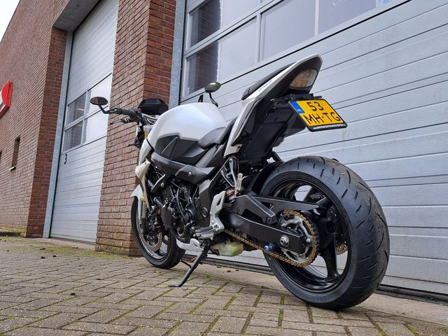suzuki - gsr-750-a