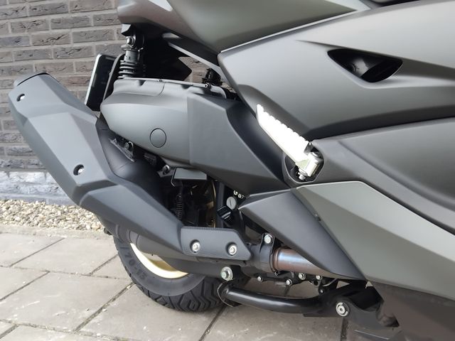 yamaha - x-max-400-tech-max
