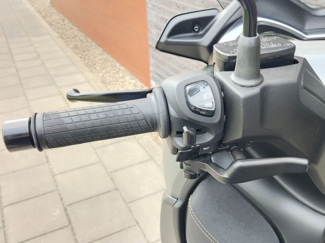 yamaha - x-max-400-tech-max