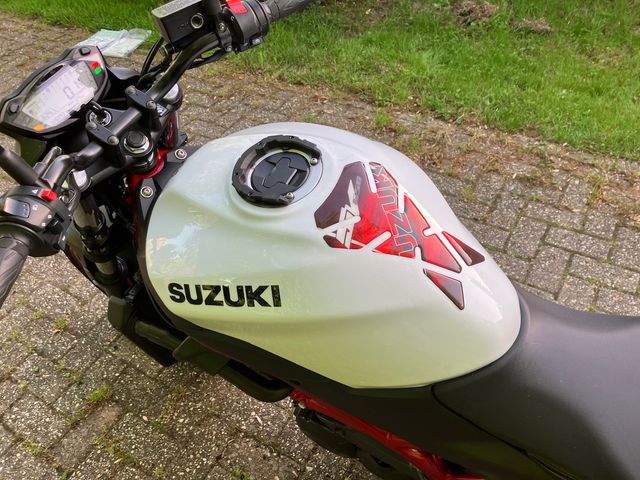 suzuki - sv-650-n-abs
